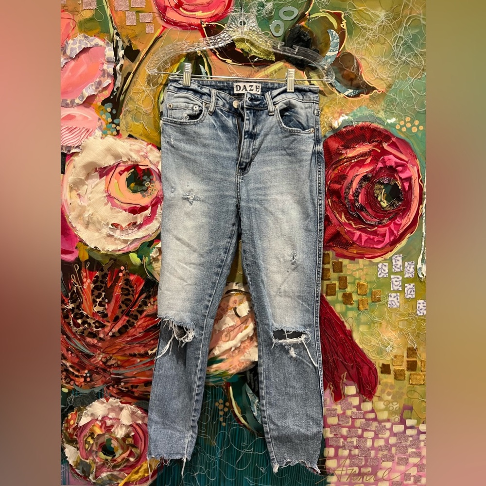 DAZE Women’s Shy Girl High Rise Crop Flare Denim Jeans